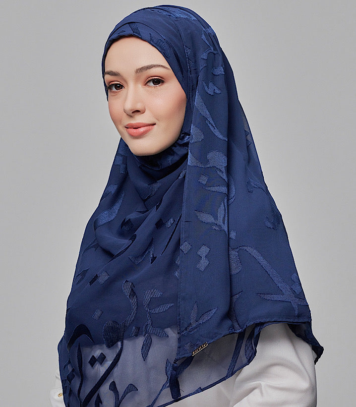 SIGNATURE NAVY