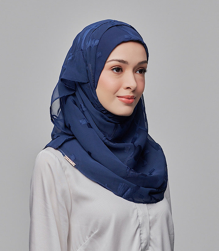 SIGNATURE NAVY